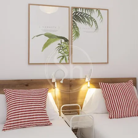 Al Lado De Sagrada Familia Apartment *